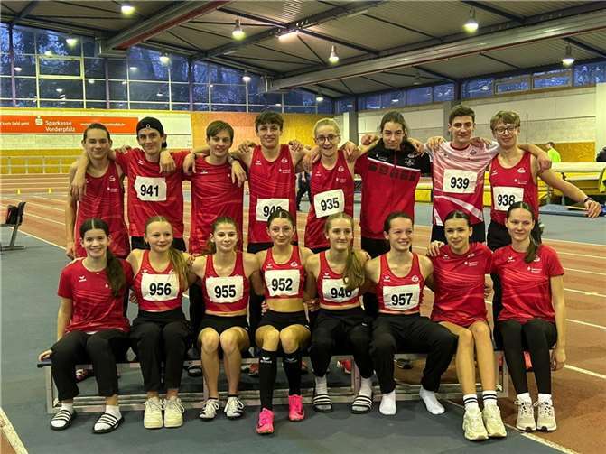 Vier Mixed-Staffeln stellte die LG Rhein-Wied in der U16 und belegte die Plätze 2, 4, 9 und 10 unter 15 angetretenen Staffeln.  Foto: LG Rhein-Wied