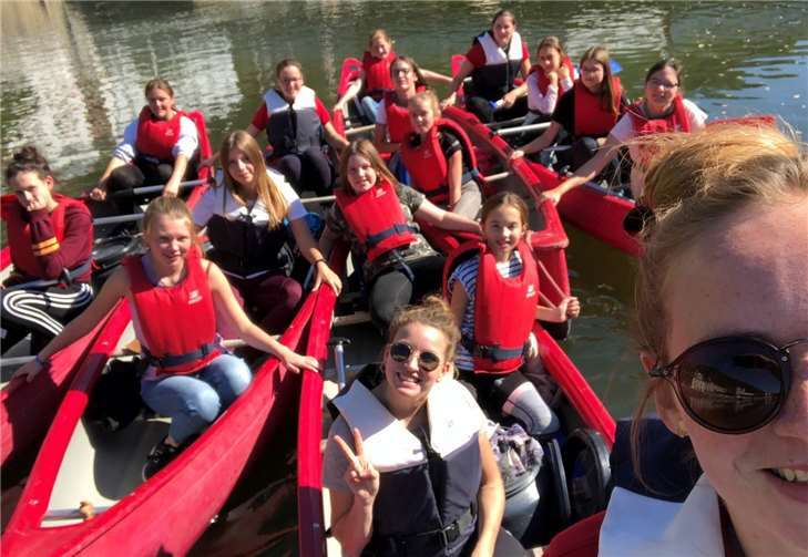 Vier Stunden waren die Mädchen auf der Lahn unterwegs.