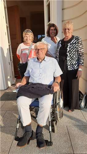 Vier Vorstandsmitglieder des Vereins reisten in die Hauptstadt. Foto: privat