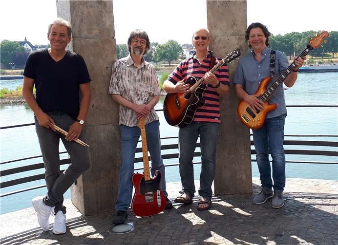 Vier bekannte Neuwieder Musiker haben das „Lied für Neuwied“ professionell eingespielt.Foto: Privat