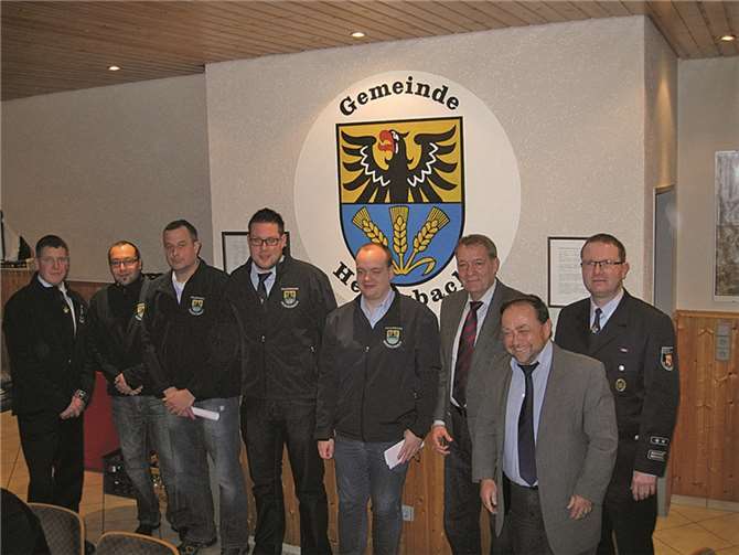 Vier neue Mitglieder konnten vereidigt werden und wurden neu in die FFW Herresbach aufgenommen.