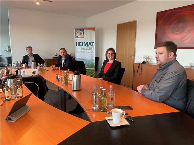 Vier von insgesamt fünf Bürgermeisterkandidaten kamen nach Sinzig zum Redaktionsgespräch.Foto: ROB