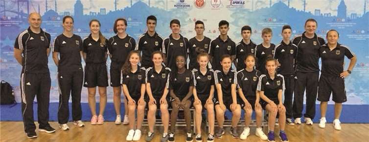 Viktor Haupt (hinten 4.v.r.) mit der Deutschen U18-Nationalmannschaft bei seinem ersten Einsatz in der Türkei.