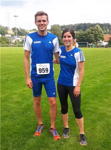 Viola Pulvermacher und Felix Schmidgen bei dem Lauf in Eitelborn.