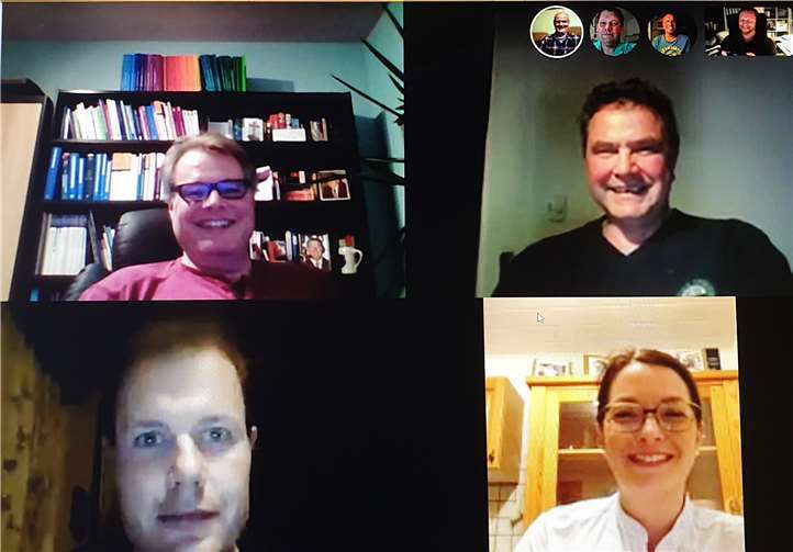 Virtuelles Treffen der Ratsleute Hohenleimbachs: Stephanie Heimermann, 1. Beigeordneter Martin Fox, Stefan Tullius, Franz-Jürgen Kluck (v.u.r.n.o.r). Kleiner am oberen Bildschirmrand: Georg Geulig, Beigeordneter Karsten Krause, Karl Reither und Ortsbürgermeister Thorsten Kabuth (v.l.n.r.). Aus terminlichen Gründen fehlte Mario Baulig. Foto: privat