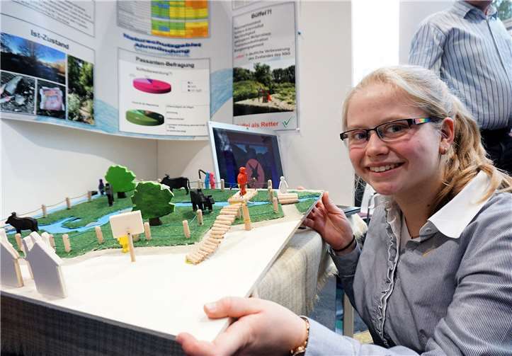 Vivien Christl (Staatliches Gymnasium Sinzig) ist sicher, das die Ahrmündung Raum für Wasserbüffel und Menschen bietet.