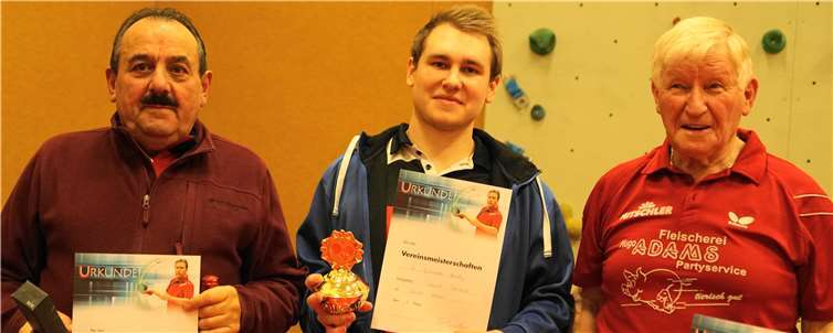 Vizemeister Albert Munk (v. l.), Meister Daniel Dechert, Dritter Hans Roth. Foto: privat