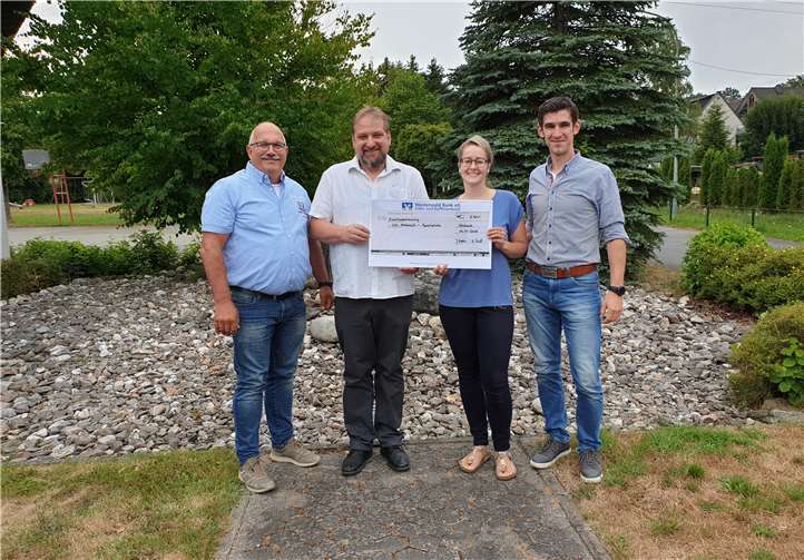 V.l.: 1. Beigeordneter Johannes Kern, Ortsbürgermeister Karl-Heinz Klein, Organisatorin Katharina Krobb, Beigeordneter Andreas Krobb.Foto: privat