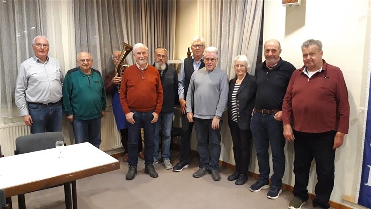 V.l.: Achim Schmitz, Werner Fußhöller, Erich Melcher (Flügelhorn), Hubert Altenhofen, Stefan Vogt, Willi Fergen, Franz-Josef Döpgen, Doris Ohm, Helmut Rosenbaum, Eugen Laux. Foto: privat