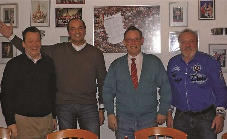 V.l.: Adjudant Dieter Schäfer, Prinz Werner I. (Schmidt) Senatspräsident Sigi Belz und sein Vize Manfred Prior. privat