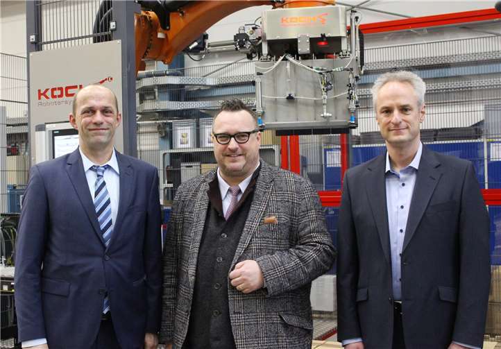 (V.l.) Alexander Buda, FDP; Staatssekretär Andy Becht und Geschäftsführer Ulli Koch, KOCH Industrieanlagen GmbH.