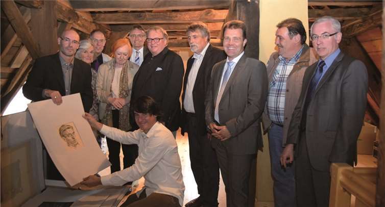 (V.l.) Andreas Bruchhäuser, Uta Rohde, Bernd Willscheid, Charlotte Fichtl-Hilgers, Rainer Kaul, Staatssekretär Walter Schumacher, Wolfgang Kunz, Volker Otto, Wolfgang Theis, Volker Mendel und, in der Hocke, Karl Bruchhäuser.KV Neuwied