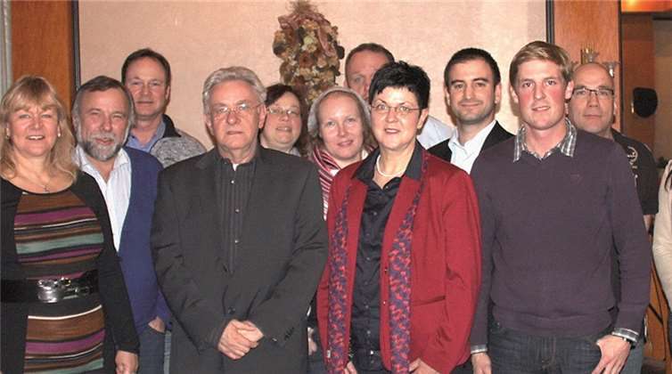 V.l. Andreas Schmitt, Herbert Marzi, Maria Hermann, Hans Jürgen Hermann, Thomas Berzen, Werner Wey, Lydia Schäfer, Heike Paul, Thomas Loth, Ute Durwish, Marcel Hürter (MdL), Christoph Schmitt, Jörg Quirbach, Saskia Grahl, Alois Heinzgen; Bild: Werner Wey. privat