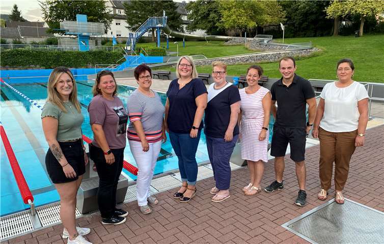 V.l.: Anna Paffhausen, Anja Fossemer-Rothbrust, Sabine Klein, Eva Ziegler, Uta Sondermann, Stephanie Schmahl, Sebastian Mack, Sabine Palm.Foto: privat