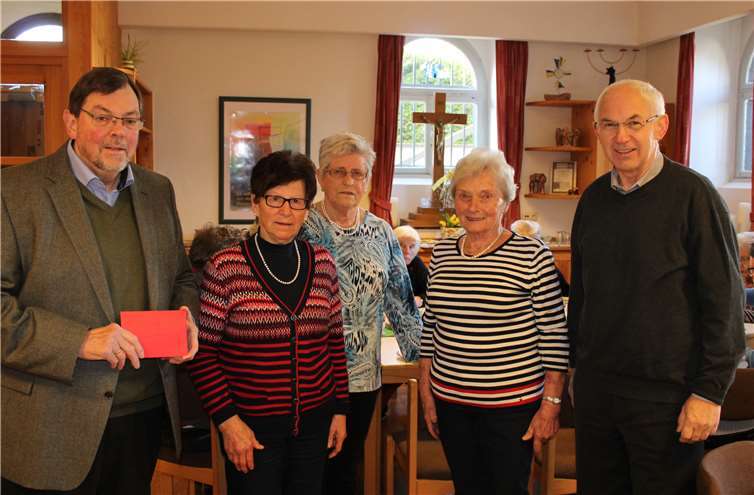 V.l.: Bernd Schiffarth, Gertrud Jüngling, Else Udelhofen, Änni Raths und Hermann-Josef Romes. Privat
