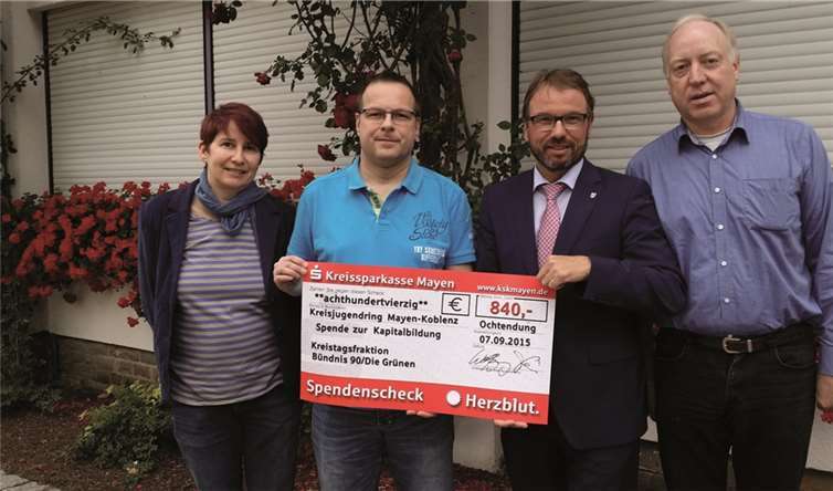 (V.l.): Birgit Meyreis, Thomas Christ(Kreisjugendring), Wolfgang Treis, Klaus Meurer auf dem Foto fehlt: Ulrike Linhsen. privat