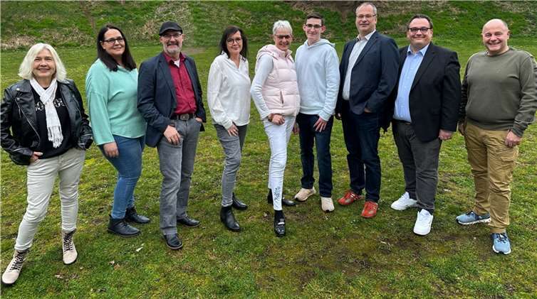 V.l.: Brigitte Pohling, Shirley Sombrutzki, Klaus Schreiber, Heike Schäfer, Martina Wolff, Tobias Stockdreher, Jürgen Heilmeyer, Andreas Lung, Bernd Könemund. Foto: Benjamin Kastner