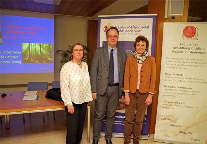 V.l. Brigitte Protzmann, Dr. Thomas Dyong, Margarete Schmitz Informierten über die Arbeit von Palliativmedizin und Palliativ-Care-Pflege.Privat