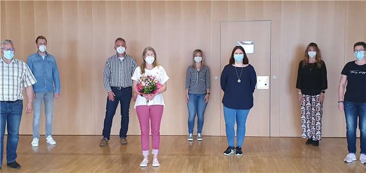 V.l.: Bürgermeister Albert Jung, Sascha Adams (stellv. Vorsitzender), Lothar Schaden (Erster stellv. Vorsitzender), Petra Gotto (Vorsitzende), Lena Euteneuer (stellv. Vorsitzende), Finja Brück, Kerstin Gorges und Sabine Emmerich.Foto: privat