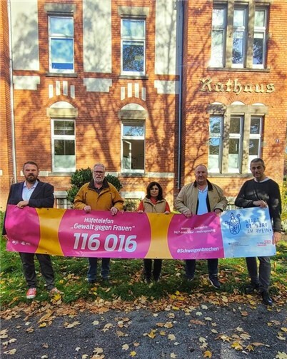 V.l.: Bürgermeister Christoph Mohr, Erster Beigeordneter Peter Schneider, zweite Beigeordnete Zeynep Begen, dritter Beigeordneter Gerhard Specht, Büroleiter. Fotos: Stadt Bendorf