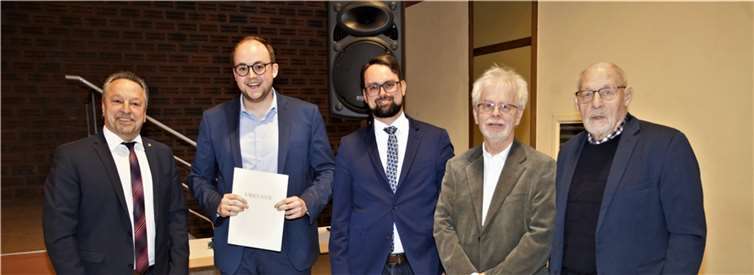 (V.l.:) Bürgermeister Hans-Werner Breithausen mit den Beigeordneten Pierre Fischer, Frederic Lippemeier, Hans-Bernd Eckert und Karl-Josef Hühner.  Fotos: privat