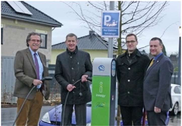 (V.l.) Bürgermeister Klaus Bell, Kommunalbetreuer Michael Dötsch von innogy, Wirtschaftsförderer Stephan Ristow und Büroleiter Christoph Fournier. Verbandsgemeinde Pellenz