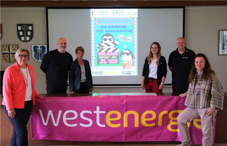 V.l.: Bürgermeisterin Petra Kalkbrenner, Stefan Hoffmeister - Schloss Miel (Küchenchef Restaurant Graf Belderbusch), Silke Adamek - Gemeinde Swisttal, Jasmin Kerschgens - Schloss Miel (Event Managerin), Christian Schulz - Kinder- und Jugendring Swisttal, Lydia Bauer - Kommunalmanagerin Westenergie. Foto: Gemeinde Swisttal