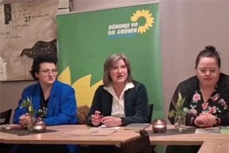 V.l. Carmen Busch, Vorsitzende des OV Remagen, Bettina Fellmer, Direktkandidatin, Anna Koch, Vorstand OV Remagen