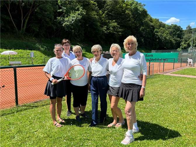 V.l.: Christiane Becker, Dr. Gitta Werner, Susanne Wunder, Gertie Buhr-Schmidt, Bella Karasinski, Karin Derichsweiler. Foto: privat