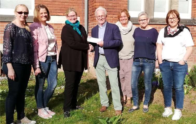(V.l.:) Christine Kersten, Susanne Schabow, Monika Ramscheid, Manfred Hendrichs, Dr. Ute Stuhlträger-Fatehpour, Brigitte Steck, Dr. Zuzana Rethmann.Foto: privat