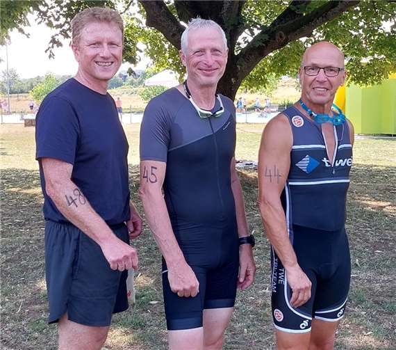 V.l. Christoph Mauel (M55), Jörg Dittrich (M60) und Gerd Scholze (M60) -alle Lauftreff Puderbach- absolvierten Triathlon in Dreikirchen mit guten Ergebnissen und Platzierungen!  Fotos: Birgit Hauser/Lauftreff Puderbach