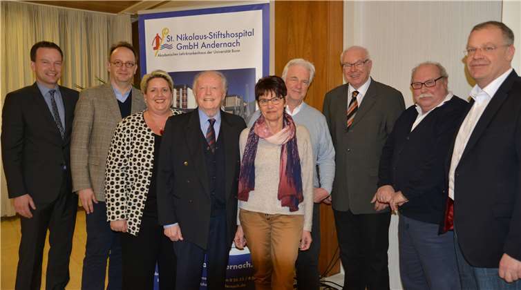 V.l.: Christoph Weitzel, Dr. Thoms Dyong, Cornelia Kaltenborn, Dieter Kamptz, Agnes Miesen, Prof. Thomas Kriesmer, Friedel Sauerborn, Friedhelm Stolzenberger und Matthias Görgen. Josef Nonn