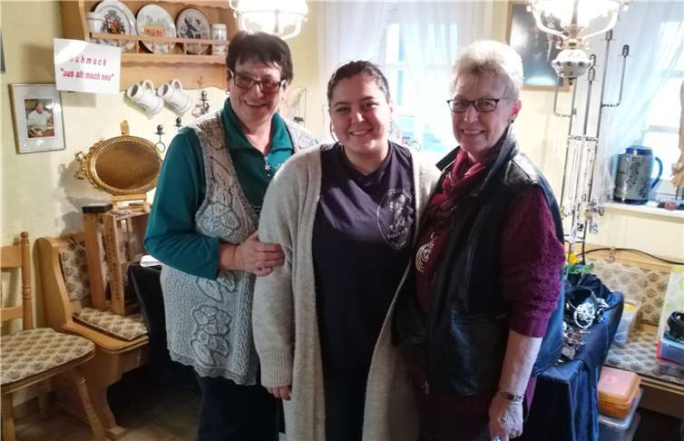 V.l. Cilli Schäfer, Hazal Özmen vom Fidelio und Maria Senner.privat