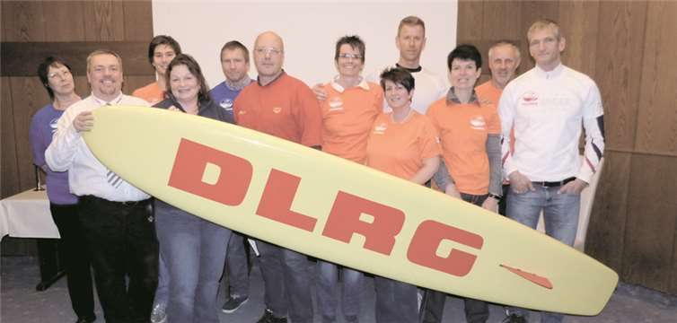 (V.l.) Claudia Haloschan, Udo Jans, Jan Haloschan, Helga Hellinger, Andreas Bomm, Uwe Weiler, Andrea Bomm, Carmen Winkler, Daniel Martin, Gertrud Hoffmann, Peter Franke, Rainer Bomm (es fehlt Peter Stubbe).  Privat