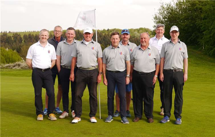 V.l.: Claus Bossong, Uwe Dutschke, Markus Strehle, Captain Friedhelm Naumann, Bernd Probst, Dieter Scherer, Manfred Ostermann Frank Schmitz und Georg Steffens gehen für das AK 50-Team des GC Cochem/Mosel auf Punktejagd.privat