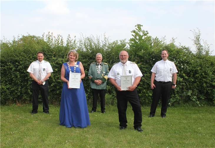 V.l.: Der stellvertretende Brudermeister Marco Klee, Königin Anne Beer, Bezirksbundesmeister Walter Honerbach, ehemaliger Kassierer Werner Gurk und Brudermeister Hendrik Beer.Fotos: privat