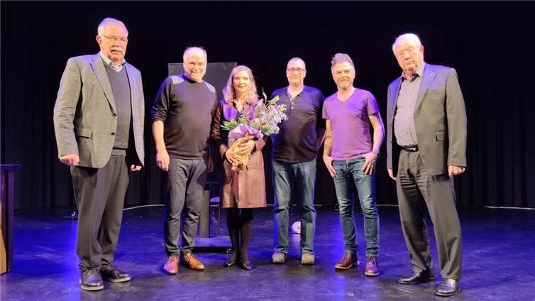 V.l.: Dr. Reinhardt Thiel, Mitglied des Vorstandes des Bürgervereins, Martin Maier-Bode, Susanne Pätzold, Daniel Graf, Heiko Seidl, Düsseldorfer Kom(m)ödchen, Jens Biesterfeldt, 1. Vorsitzender des „Bürgerverein Meckenheim e.V. Fotos: privat