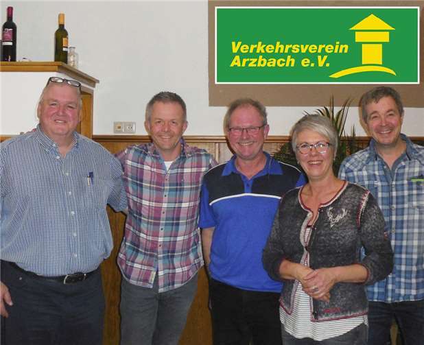 (V.l.) Edgar Dennebaum (Vorsitzender), Guido Diel (Schriftführer), Fritz Gerharz (stellvertretender Vorsitzender), Carolin Kaltenhäuser (Beisitzer Tourismus), Martin Stahlhofen (Kassierer).privat