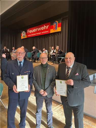 V.l.: Ehrengeschäftsführer Heinz Engels, Oberbürgermeister Stadt Mayen Dirk Meid, Ehrenvorsitzender Ferdinand Faber.  Foto: privat