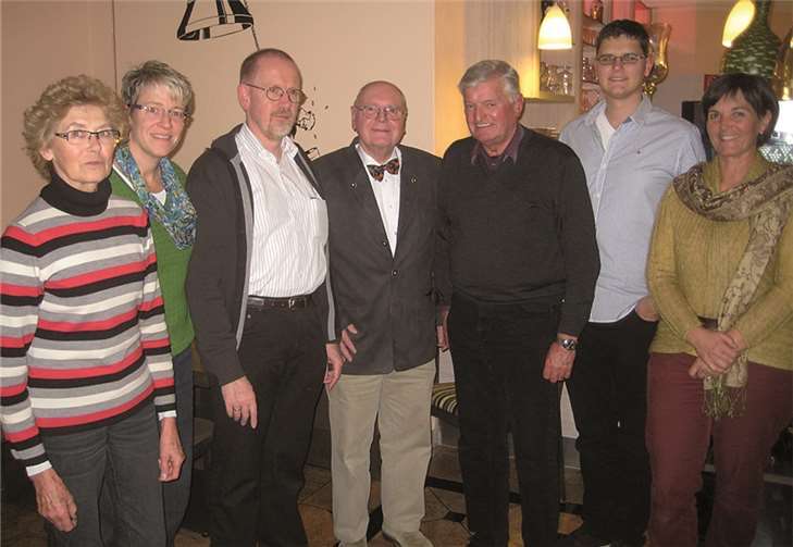 (V.l.) Ehrenmitglied Helga Zündorf, Lisa Hauschild, Gerhard Priegnitz, Manfred Mahnig, Ehrenmitglied Peter Lingk, Peter Redekop und Ehrenmitglied Elisabeth Droth.  Privat