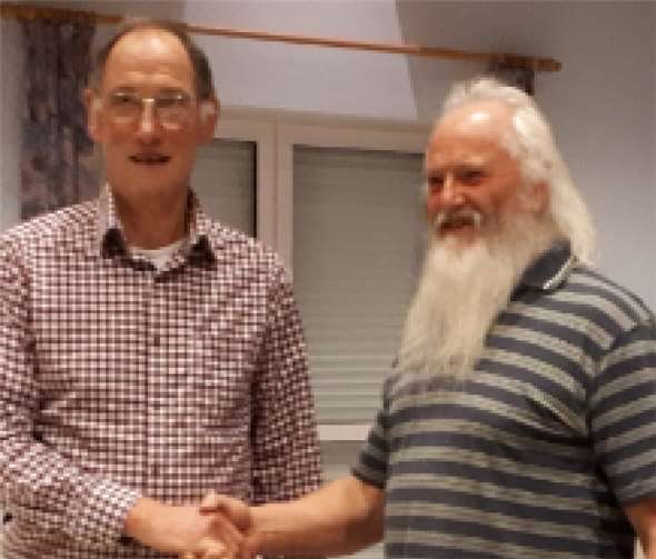 (V.l.) Ehrenmitglied Norbert Straub mit dem 1. Vorsitzenden Werner Stendebach. Foto: privat