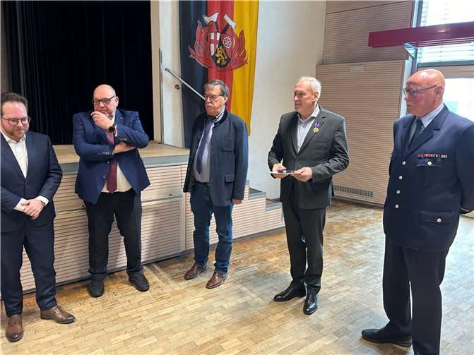V.l.: Erster Kreisbeigeordneter Pascal Badziong, Vorsitzender der Sterbekasse Ferdinand Faber, Bürgermeister a.D. der Verbandsgemeinde Pellenz Klaus Bell, Bürgermeister a.D. der Verbandsgemeinde Vallendar Fred Pretz, Geschäftsführer der Sterbekasse Heinz Engels. Fotos: privat