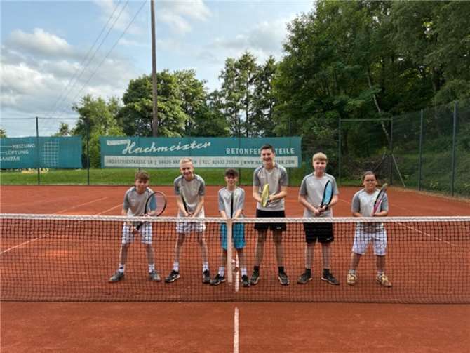 V.l.: Fabian Marx, Marc Tietz, Tim Riedersberger, Paul Betz, Niklas Dernbach und Leo Neef. Fotos: privat