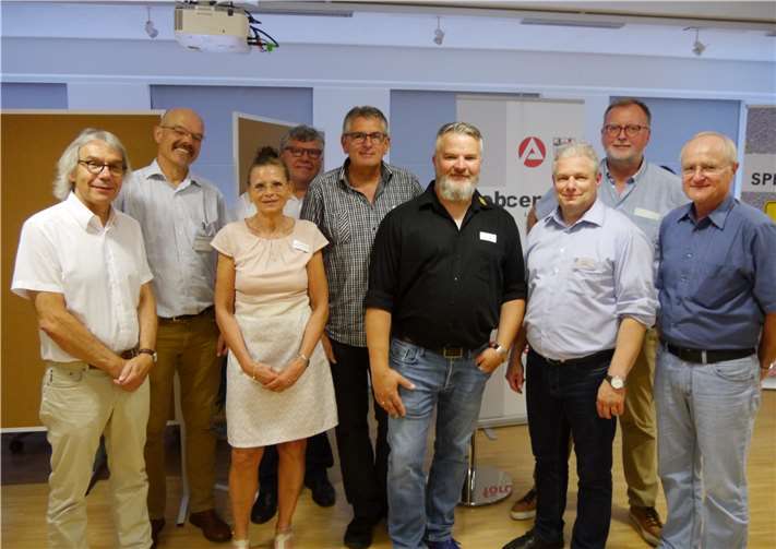 (V.l.): Frank Potthast, Gert Saborowski (IAL Institut für angewandte Logistik GmbH Koblenz), Marion Plettenberg (BKF Berufskraftfahrerschule Neuwied), Michael Mahlert, Herr Lenz (BBZ Berufsbildungszentrum Altenkirchen), Marcus Oberlies (SVG Straßenverkehrsgenossenschaft Neuwied), Thomas Haak (AA Außendienstakademie Koblenz), Karl-Ernst Starfeld (Leiter der Agentur für Arbeit Neuwied), Manfred Plag (Geschäftsführer Jobcenter Neuwied).Foto: privat