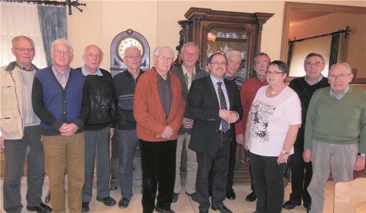 V.l.: Fritz Stuntz, Manfred Keuser, Ferdinand May, Albert Wagner, Karl-Heinz Kroell, Willi Brück, Gerd Heilmann, Walter Schlich, Dietmar Klier, Irmgard Kicherer, Heinrich Müller und Günther Kugel.privat