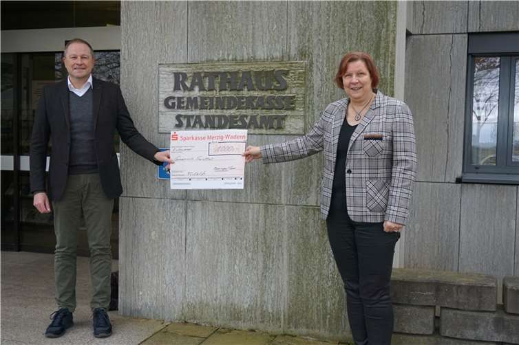 V.l.: Gerhard Göttert und Petra Kalkbrenner.Foto: Gemeinde Swisttal