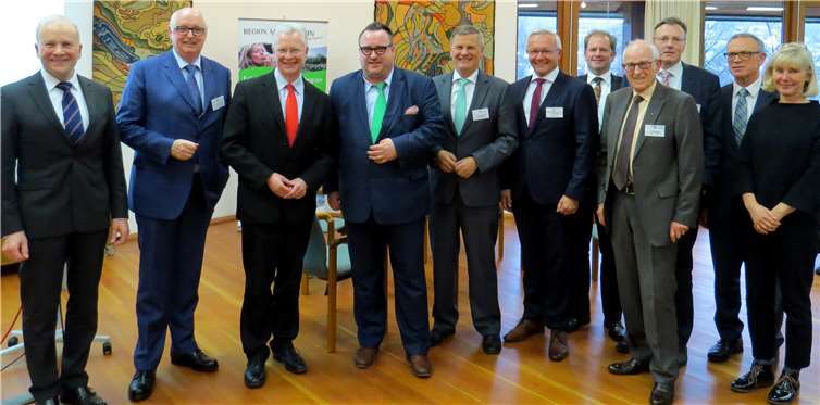 V.l.: Gerhard Harmeling, Hans-Jörg Assenmacher, Frank Puchtler, Andy Becht, Dr. Ulrich Kleemann, Achim Hallerbach,Stephan Pauly, Werner Schmitt, Hansjörg Kunz, Hans-Egon Link und Katrin Wolf. Foto: Privat