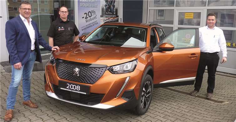 (V.l.:) Geschäftsführer Jürgen Nett mit seinen Mitarbeitern Christian Erben und Heiko Meyer. Fotos: FRE