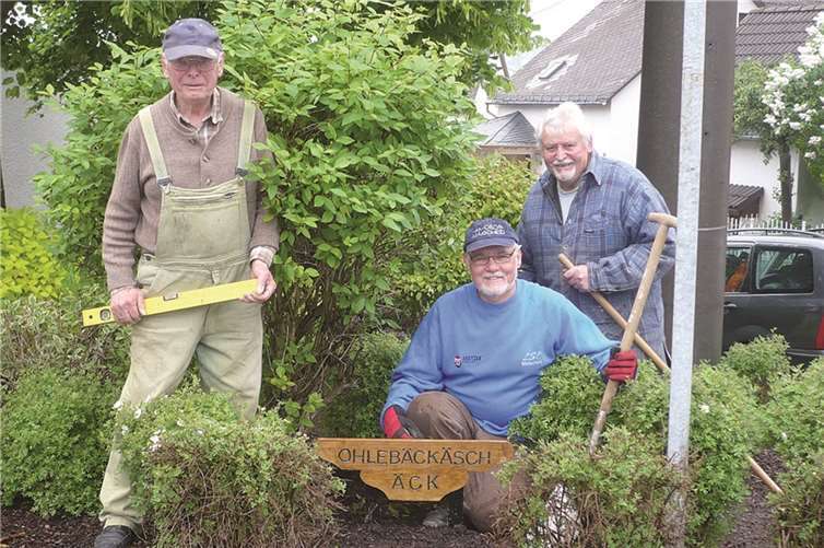 V.l. Gottfried Schlösser, Norbert Lohse und Lambert Schösser bei der Arbeit. privat