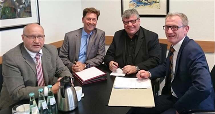 V.l.: Guido Job, Detlef Odenkirchen, Michael Mahlert und Guido Orthen im Arbeitsgespräch im Rathaus von Bad Hönningen.privat